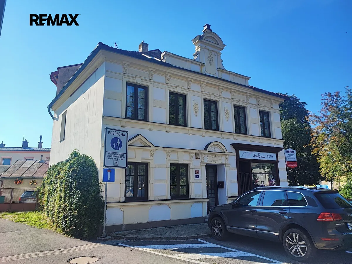Prodej rodinného domu 220 m², pozemek 144 m²